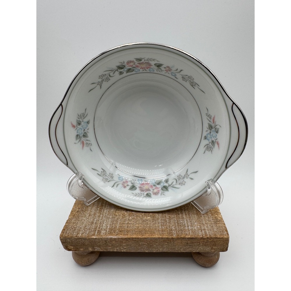 Noritake Romance 6022 Lugged Cereal Bowls Set of 4 Vintage Japan Platinum Trim